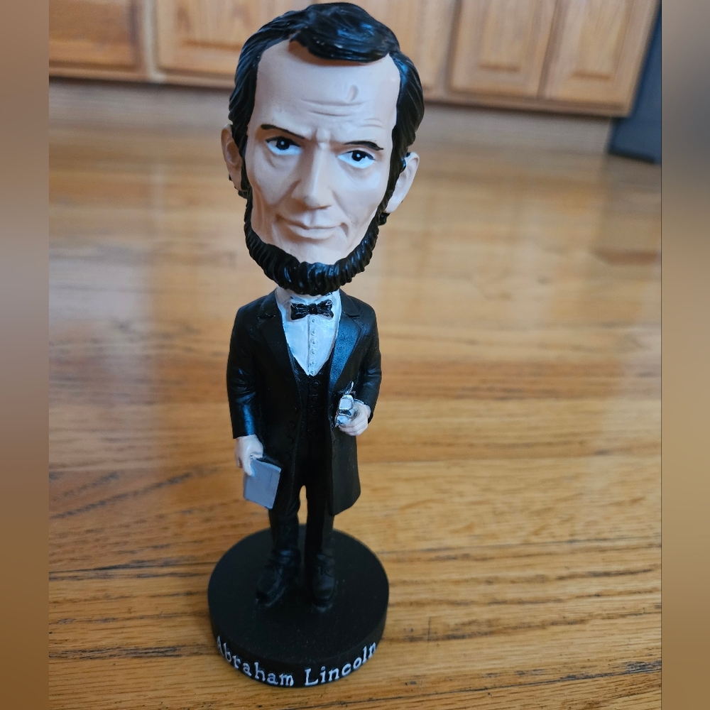 7 Inch Tall Abraham Lincoln Bobblehead